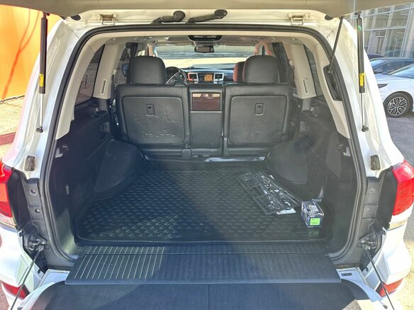 2013 Lexus LX 570 III Рестайлинг, белый, 3270000 рублей - вид 9