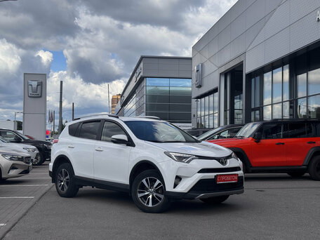 Toyota RAV4 IV (XA40) Рестайлинг