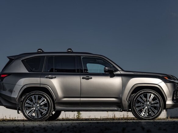 2024 Lexus LX 600 IV, серый, 16000000 рублей - вид 2