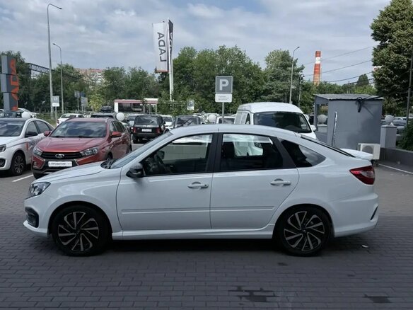 2025 Lada (ВАЗ) Granta Sport I Рестайлинг, белый, 1622000 рублей - вид 8