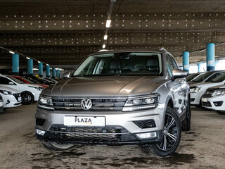 2016 Volkswagen Tiguan II, серебристый, 2400000 рублей, вид 1
