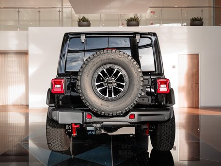 2026 Jeep Wrangler IV (JL) Рестайлинг, чёрный, 9280000 рублей, вид 4