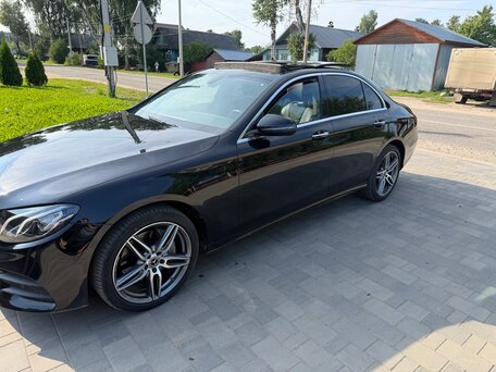2019 Mercedes-Benz E-Класс 200 V (W213, S213, C238), чёрный, 4800000 рублей, вид 4