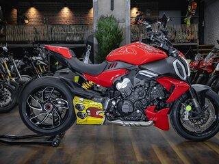 2023 Ducati Diavel V4, красный, 2890000 рублей, вид 2