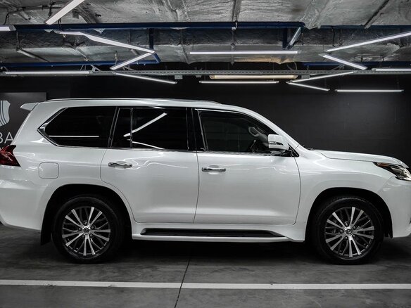 2016 Lexus LX 570 III Рестайлинг 2, белый, 7850000 рублей - вид 9