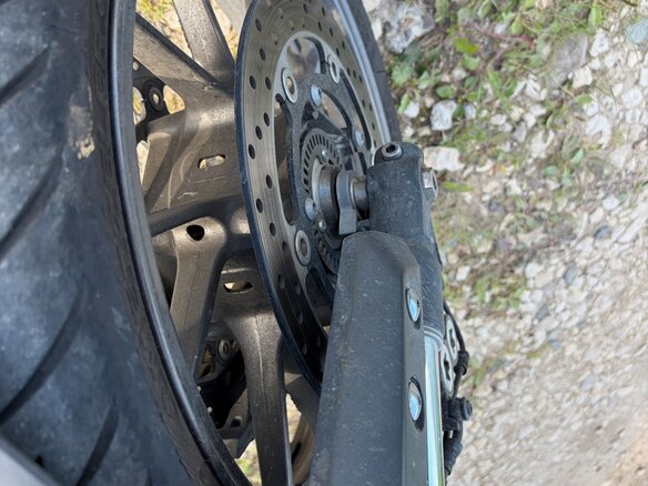 2016 Yamaha MT-09 Tracer (FJ-09), серый, 729000 рублей - вид 24