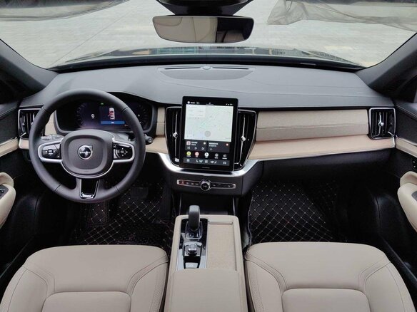 2026 Volvo XC90 B5 II Рестайлинг 2, чёрный, 8200000 рублей - вид 7