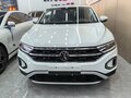 2025 Volkswagen T-Roc I Рестайлинг, белый - вид 1