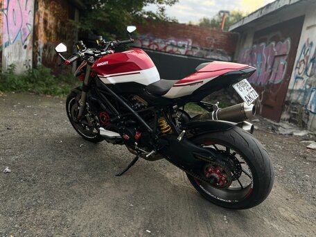 2009 Ducati Streetfighter, красный, 450000 рублей, вид 4
