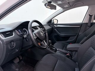 2018 Skoda Octavia III (A7) Рестайлинг, белый, 2121000 рублей, вид 5
