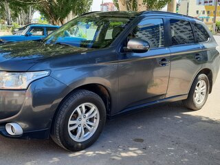 2013 Mitsubishi Outlander III, серый, 1227000 рублей, вид 3