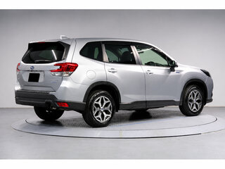 2023 Subaru Forester V Рестайлинг, серебристый, 2580000 рублей, вид 4