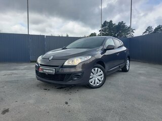 2013 Renault Megane III Рестайлинг, коричневый, 693000 рублей, вид 1