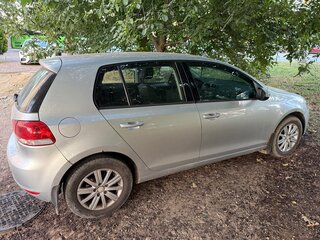 2011 Volkswagen Golf VI, серебристый, 650000 рублей, вид 4