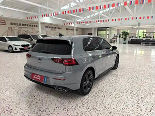 2023 Volkswagen Golf VIII, серый, 1730069 рублей, вид 5
