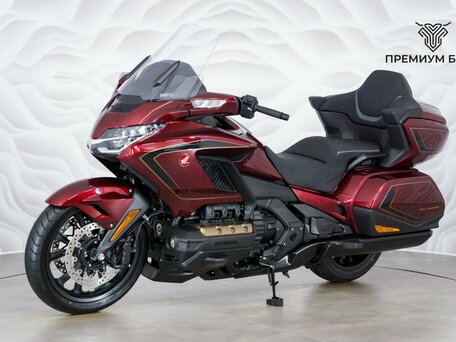 2025 Honda GL 1800 Gold Wing, красный, 3599000 рублей, вид 3