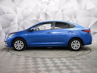 2017 Hyundai Solaris II, синий, 1106000 рублей, вид 2