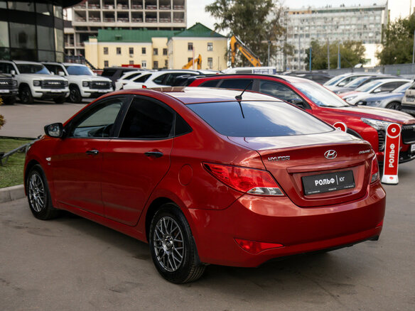 2015 Hyundai Solaris I Рестайлинг, красный - вид 4