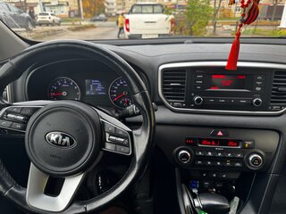 2019 Kia Sportage IV Рестайлинг, белый, 2200000 рублей, вид 5