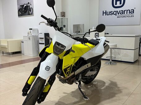 2026 Husqvarna 701 Supermoto, жёлтый, 1550000 рублей, вид 3
