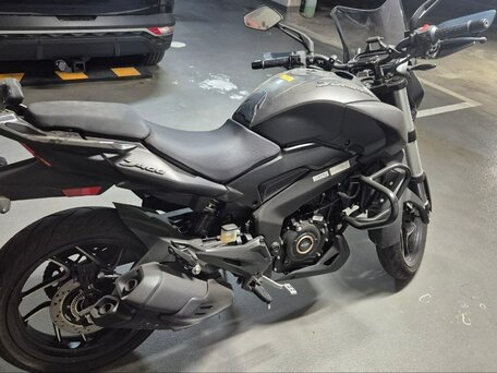 2025 Bajaj Dominar 400, чёрный, 450000 рублей, вид 2