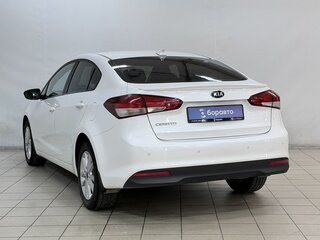 2018 Kia Cerato III Рестайлинг (Classic), белый, 1385000 рублей, вид 5
