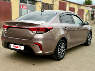 2018 Kia Rio IV, коричневый, 1345000 рублей, вид 4
