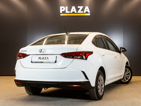2020 Hyundai Solaris II Рестайлинг, белый, 1400000 рублей, вид 3