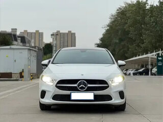 2023 Mercedes-Benz A-Класс 180 Long IV (W177) Рестайлинг, белый, 1820040 рублей, вид 2
