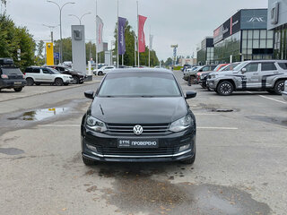 2017 Volkswagen Polo V Рестайлинг, чёрный, 1070000 рублей, вид 2