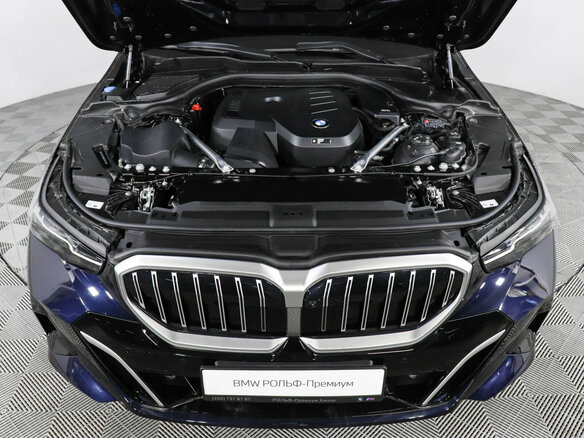 2025 BMW 5 серии Long 530Li xDrive VIII (G60/G61/G68), синий, 8600000 рублей - вид 15