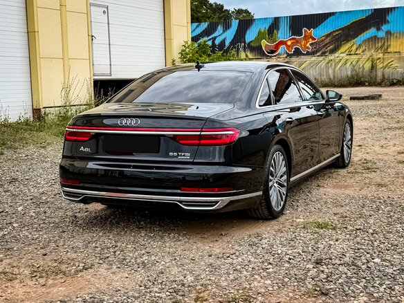 2018 Audi A8 Long 55 TFSI IV (D5), чёрный, 3750000 рублей - вид 9
