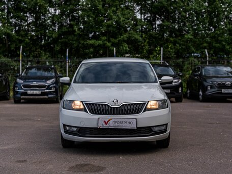 2018 Skoda Rapid I Рестайлинг, белый, 750000 рублей, вид 3