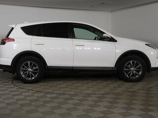 2017 Toyota RAV4 IV (XA40) Рестайлинг, белый, 1700000 рублей, вид 4