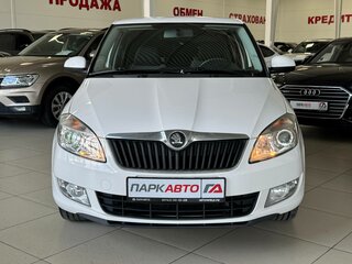 2013 Skoda Fabia II Рестайлинг, белый, 695000 рублей, вид 2