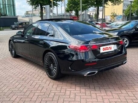 2025 Mercedes-Benz E-Класс 200 VI (W214, S214), чёрный, 5880000 рублей, вид 3