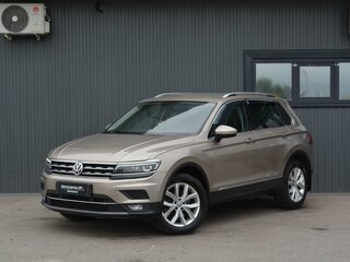 2018 Volkswagen Tiguan II, бежевый, 2549888 рублей, вид 2