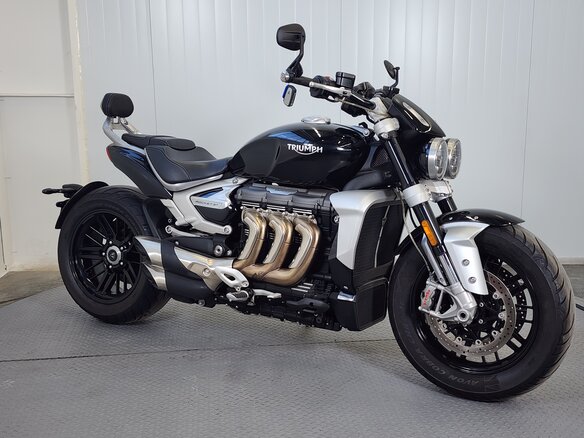 2020 Triumph Rocket 3, чёрный, 1769000 рублей - вид 1