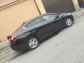 2016 Chevrolet Cruze II, чёрный, 1400000 рублей, вид 3