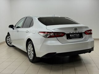 2020 Toyota Camry VIII (XV70), белый, 2800000 рублей, вид 4