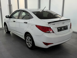 2015 Hyundai Solaris I Рестайлинг, белый, 1470000 рублей, вид 4