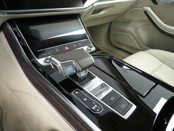 2022 Audi A8 60 TFSI e IV (D5) Рестайлинг, серый, 10990000 рублей - вид 14
