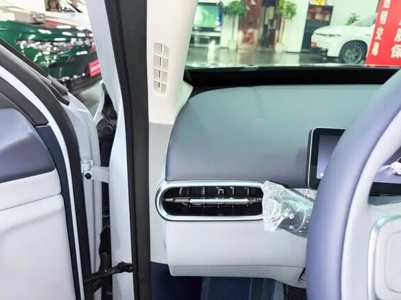 2026 Leapmotor A10 39.8 kWh, серебристый, 1708011 рублей - вид 21