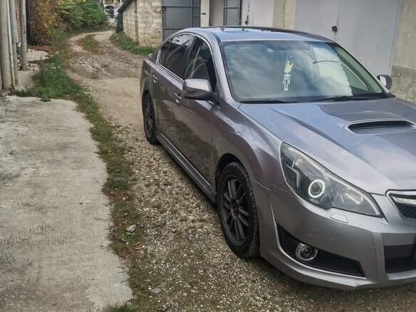 2010 Subaru Legacy GT V, серебристый - вид 2