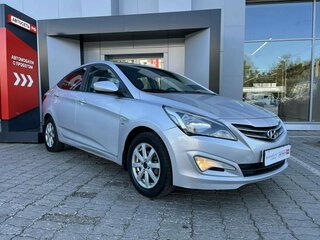 2016 Hyundai Solaris I Рестайлинг, серебристый, 730000 рублей, вид 5