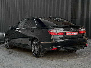 2015 Toyota Camry VII (XV50) Рестайлинг, чёрный, 1950000 рублей, вид 4