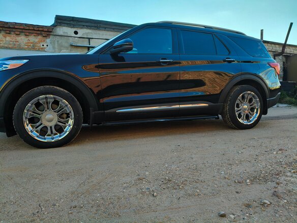 2021 Ford Explorer VI, чёрный, 3900000 рублей - вид 9
