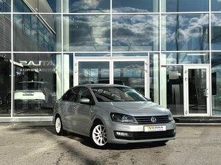 2017 Volkswagen Polo V Рестайлинг, серебристый, 829000 рублей, вид 1
