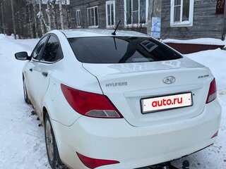 2015 Hyundai Solaris I Рестайлинг, белый, 600000 рублей, вид 5