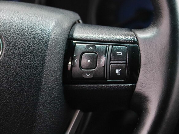 2017 Toyota Hilux VIII, чёрный, 2895950 рублей - вид 31
